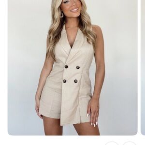 Lane 201 Romper in khaki- size small